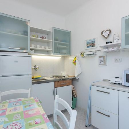 Apartment Luiza With Terrace Baska  Bagian luar foto