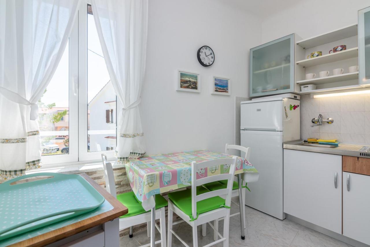 Apartment Luiza With Terrace Baska  Bagian luar foto