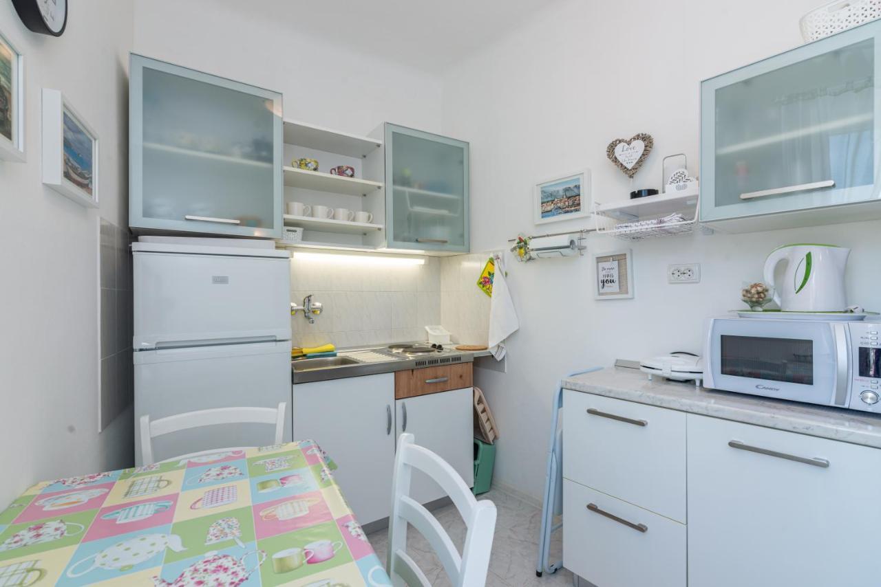 Apartment Luiza With Terrace Baska  Bagian luar foto
